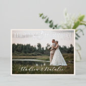 Carte de vœux festive et élégante pour mariage ave (Debout devant)