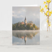 Carte de voeux Foggy sunrise Lake Bled (Fleur jaune)