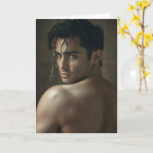 Carte de vœux mec chaud par-dessus l'épaule (Fleur jaune)