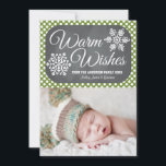 Carte de vœux photo de flocon de neige sur tableau<br><div class="desc">Ajoutez votre photo de famille préférée ou la première fête de votre bébé ou votre photo de Noël de bébé garçon ou bébé fille à cette carte de vœux photo de fête moderne, jolie et élégante sur le thème de l'hiver avec deux flocons de neige sur fond de tableau noir...</div>