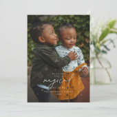 Carte de vœux photo de Noël magique avec des étoil (Debout devant)