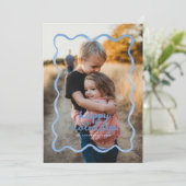 Carte de vœux photo de vacances à bordure ondulée  (Debout devant)