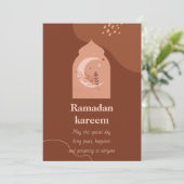 Carte de vœux pour le Ramadan Kareem (Debout devant)