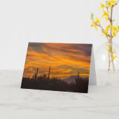 Carte de voeux Sunset Desert Saguaros dans le ciel (Fleur jaune)