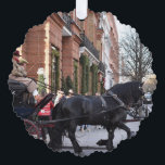 Carte Décorative Cheval de Noël et chariot Sloane Carré Londres<br><div class="desc">La carte ornemental présente une photo originale prise pendant la période de Noël festive à Londres,  au Royaume-Uni. De nombreuses photos de vacances supplémentaires sont également disponibles dans cette boutique. Ne vois-tu pas ce que tu cherches ? Contactez Rebecca pour avoir quelque chose conçu pour vous.</div>