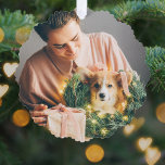 Carte Décorative Élégant Noël simple | Photo minimaliste moderne<br><div class="desc">Un élégant décor miniature de Noël avec la typographie classique "Joyeux Noël" en noir sur un arrière - plan blanc épuré et minimaliste. La photo, l'accueil de vacances et le nom peuvent être facilement customisés pour une touche personnelle. Un design de Noël simple, minimaliste et contemporain pour se démarquer de...</div>