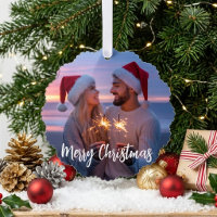 Photo de couple romantique de Noël au coucher du s