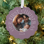 Carte Décorative Première fête de Noël du bébé, photo de la famille<br><div class="desc">Carte d'ornement photo de famille violet pour le premier festival de Noël de bébé qui sert de nouvelle carte de faire-part bébé,  décoration d'arbre de Noël ou étiquette cadeau.</div>