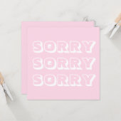 Carte Désolé, rose clair blanc moderne et audacieux excu (Devant/Arrière en situation)