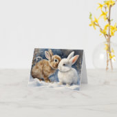 Carte Deux mignons lapins de lapin serrés dans le blanc  (Fleur jaune)