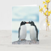 Carte Deux pingouins touchant des becs (Fleur jaune)
