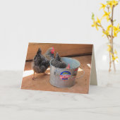 Carte Deux poulets sombres mignons (Fleur jaune)