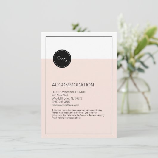 Carte d'hébergement mariage moderne modifiable en (Debout devant)