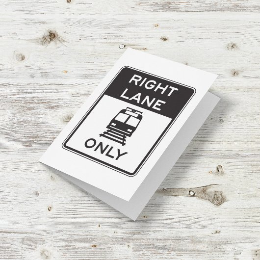 Carte d'indication routière sur la voie droite du 