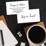 Carte d'insertion élégante et minimale "Changement<br><div class="desc">Gardez vos amis et votre famille à jour avec votre nouvelle adresse en utilisant ces cartes d'enceinte simples et élégantes. Les notes versatiles lisent "Changement d'adresse" sur le devant et "Restez en contact !" sur le dos, en utilisant une police de script moderne, décontractée et manuscrite. Utilisez les champs modèle...</div>