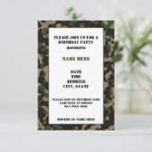 Carte d'invitation d'anniversaire Camouflée (Debout devant)