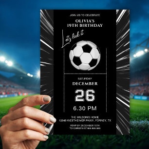 Carte d'invitation d'anniversaire de football noir