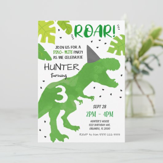 Carte d'invitation d'anniversaire dinosaure vert (Debout devant)