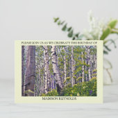 Carte d'invitation d'anniversaire d'un arbre tremb (Debout devant)