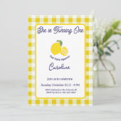 Carte d'invitation d'anniversaire Main Squeeze (Debout devant)