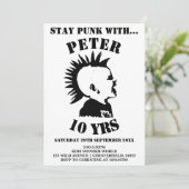 CARTE D'INVITATION D'ANNIVERSAIRE POUR GARÇONS RES (Debout devant)