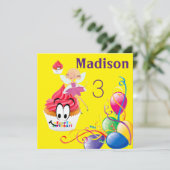 Carte d'invitation d'anniversaire rayée FairyCupca (Debout devant)