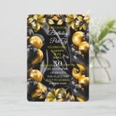 Carte d'invitation d'anniversaire un peu plus âgée (Debout devant)