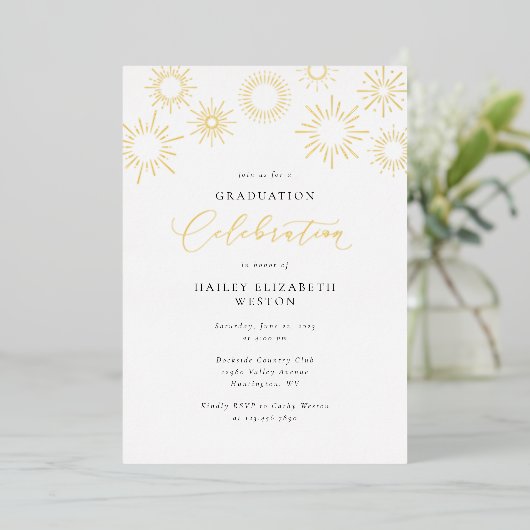 Carte d'invitation de fête de fin d'études avec fe (Debout devant)