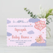 Carte d'invitation de la mignonne fille rose Aqeeq (Debout devant)