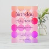 Carte d'invitation moderne d'anniversaire rose vif (Debout devant)