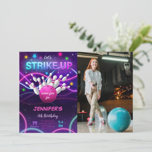 Carte d'invitation photo d'anniversaire Bowling fi (Debout devant)