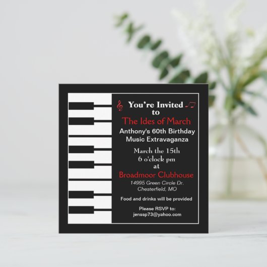 Carte d'invitation Piano note (Debout devant)