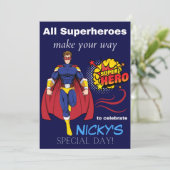 Carte d'invitation pour enfants Superhero (Debout devant)