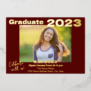 Carte d'invitation pour la graduation en rouge fon