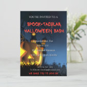 Carte d'invitation pour une soirée Halloween effra (Debout devant)