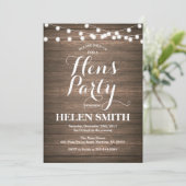 Carte d'invitation Rustic Wood Hens Party (Debout devant)