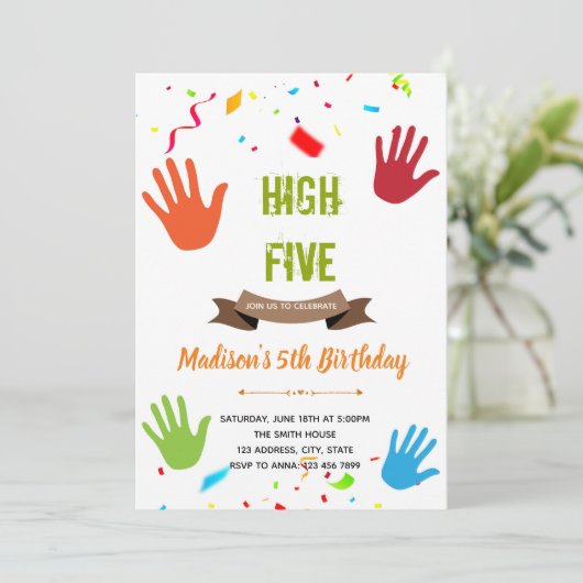 Carte d'invitation thème anniversaire High five (Debout devant)