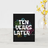 Carte Dix ans plus tard drôle Mème 10 ans 10e anniversai (Fleur jaune)