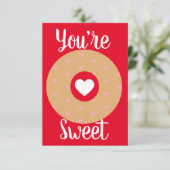 Carte Donut coeurs roses rouges Saint-Valentin moderne (Debout devant)