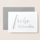 Carte Dorée Elégant allemand Frohe Weihnachten Joyeux Noël<br><div class="desc">Cette carte est parfaite pour toute personne de votre vie qui parle - ou apprend - l'allemand ! L'expression "frohe Weihnachten" ("Joyeux Noël") est en belles lettres de brosse, en papier d'aluminium. À l'intérieur, la carte est vide pour votre message personnel. Envoyez-le à votre famille et à vos amis, enseignants...</div>