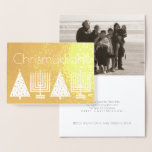 Carte Dorée Holiday Gold Chrismukkah Ajouter Votre Photo Moder<br><div class="desc">Ajoutez votre photo à cette amusante carte de vacances Chrismukkah dans un style moderne, sautée avec du papier doré pour Noël et Hanoukka. Remplacez le porte-photo de famille à l'intérieur de la carte par votre propre photo pour une carte personnalisée comme aucune autre. Personnalisez vos noms pour la ligne de...</div>