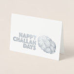 Carte Dorée Joyeux Jours de Challah Pain de Fête Hanoukka Chan<br><div class="desc">La carte de vacances présente une illustration originale d'un délicieux pain de challah tressé, avec HAPPY CHALLAH DAYS en caractères gras. Parfait pour célébrer Hanoukka et d'autres fêtes juives. Ne vois-tu pas ce que tu cherches ? Vous avez besoin d'aide pour la personnalisation ? Cliquez sur "rebeccaheartsny" (en haut à...</div>