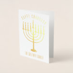 Carte Dorée Joyeux Noël de Chanukah Menorah<br><div class="desc">Envoyez à vos proches une carte personnalisée cette saison de Chanukah. Ce design est doté d'une menorah en feuille d'or. Au-dessus, le message dit "Heureux Chanoukah". En dessous de la menorah est un endroit pour votre nom de famille que vous pouvez personnaliser ou enlever si vous voulez. A l'intérieur de...</div>