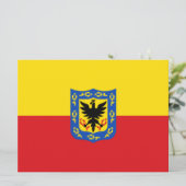 Carte Drapeau de Bogotá (capitale colombienne) (Debout devant)