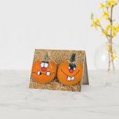 Carte drôle de citrouilles de Thanksgiving sur hay bale (Fleur jaune)