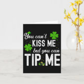 Carte Drôle de Saint-Patrick Serveuse Barmaid Serveur Ti (Fleur jaune)