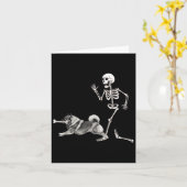 Carte Drôle Halloween Keeshond Et Squelette (Fleur jaune)