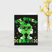 Carte Drôle six sept 6 7 mème jour de la Saint-Patrick t (Fleur jaune)