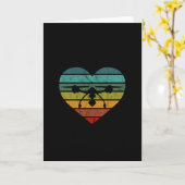 Carte Drone In Retro Vintage Sunset Heart (Fleur jaune)
