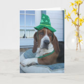 Carte du jour de St Patrick avec Basset Hound (Fleur jaune)